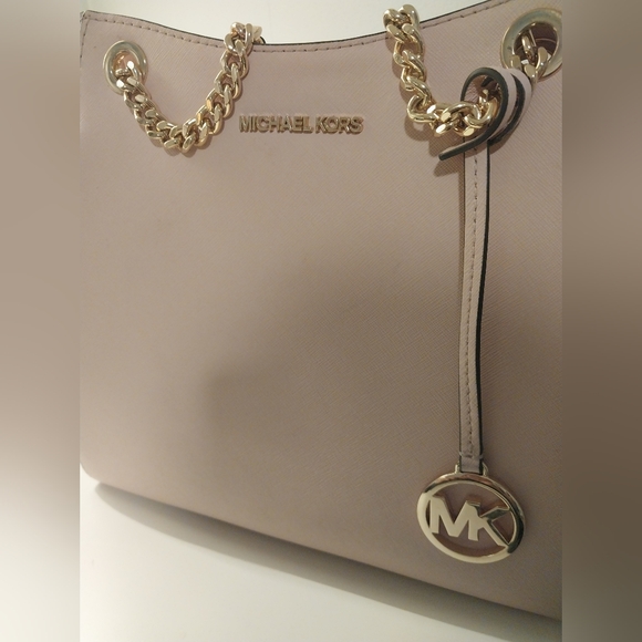 Light Pink Michael Kors Jet Set Bag - Picture 3 of 13